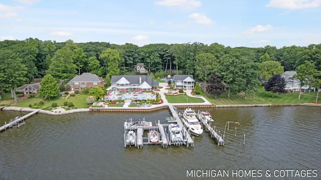$9,999,900 | 229 Norwood Avenue, Holland, MI 49424