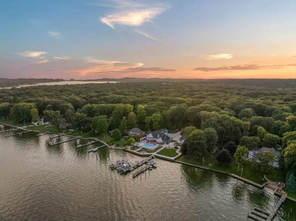 $9,999,900 | 229 Norwood Avenue, Holland, MI 49424