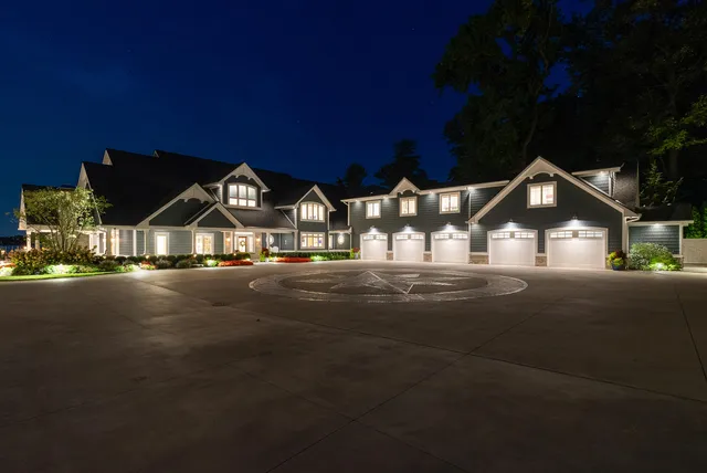 $9,999,900 | 229 Norwood Avenue, Holland, MI 49424