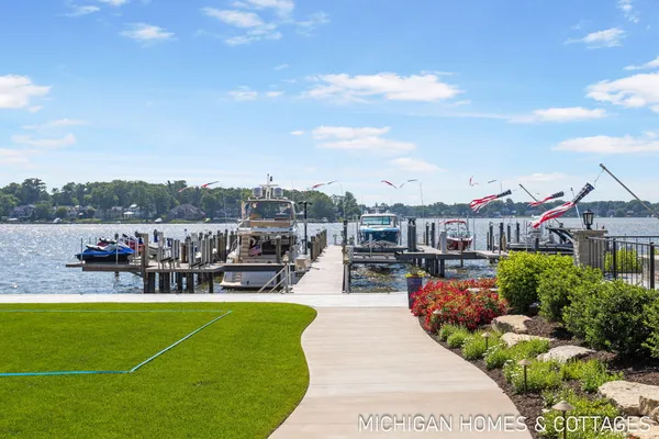 $9,999,900 | 229 Norwood Avenue, Holland, MI 49424