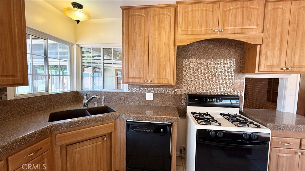 1048 East 45th Way Long Beach, CA 90807 - Photo 12 of 26