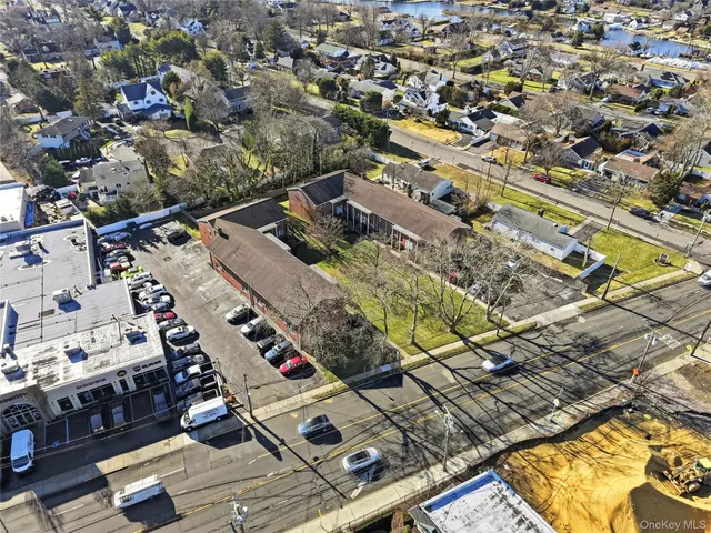 $265,000 | 297 Merrick Road, Unit D 1, Amityville, NY 11701