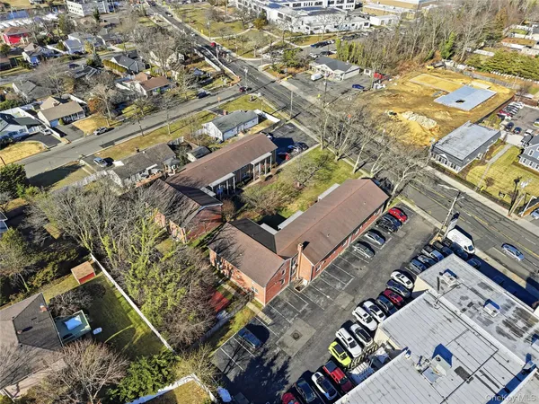 $259,900 | 297 Merrick Road, Unit D 1, Amityville, NY 11701