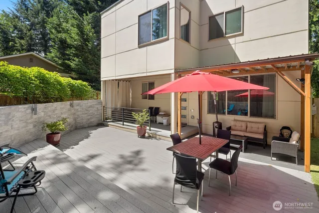 $1,349,995 | 16422 76th Avenue Northeast, Kenmore, WA 98028