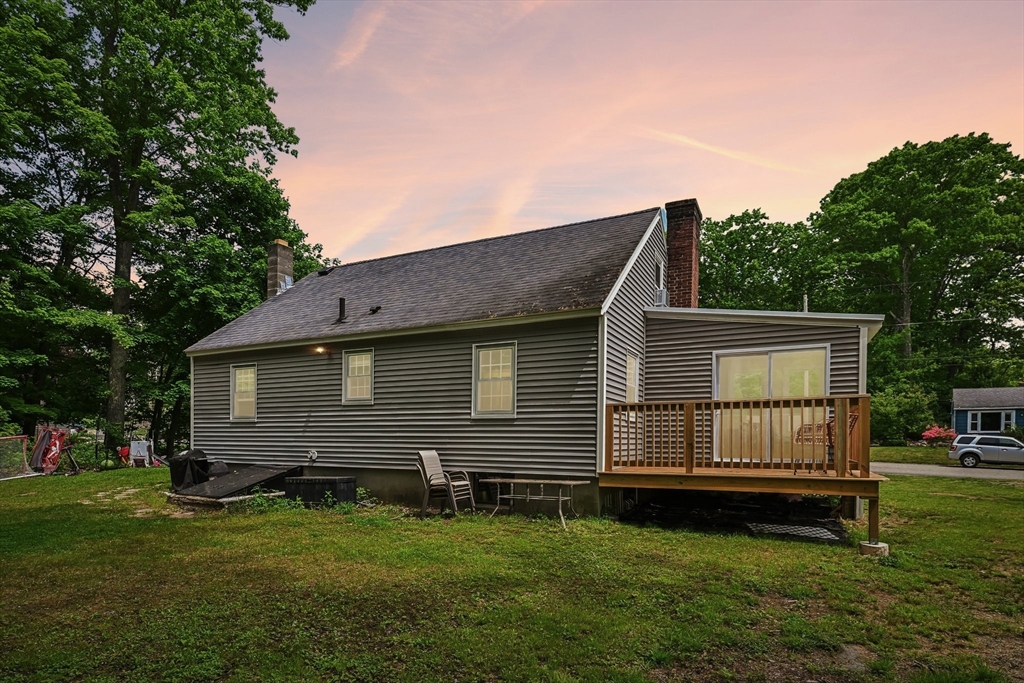 18 Carleton Road Leicester, MA 01542 - Photo 34 of 37