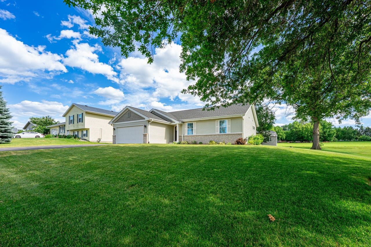 701 Mallard Road Winnebago, IL 61088 - Photo 3 of 51