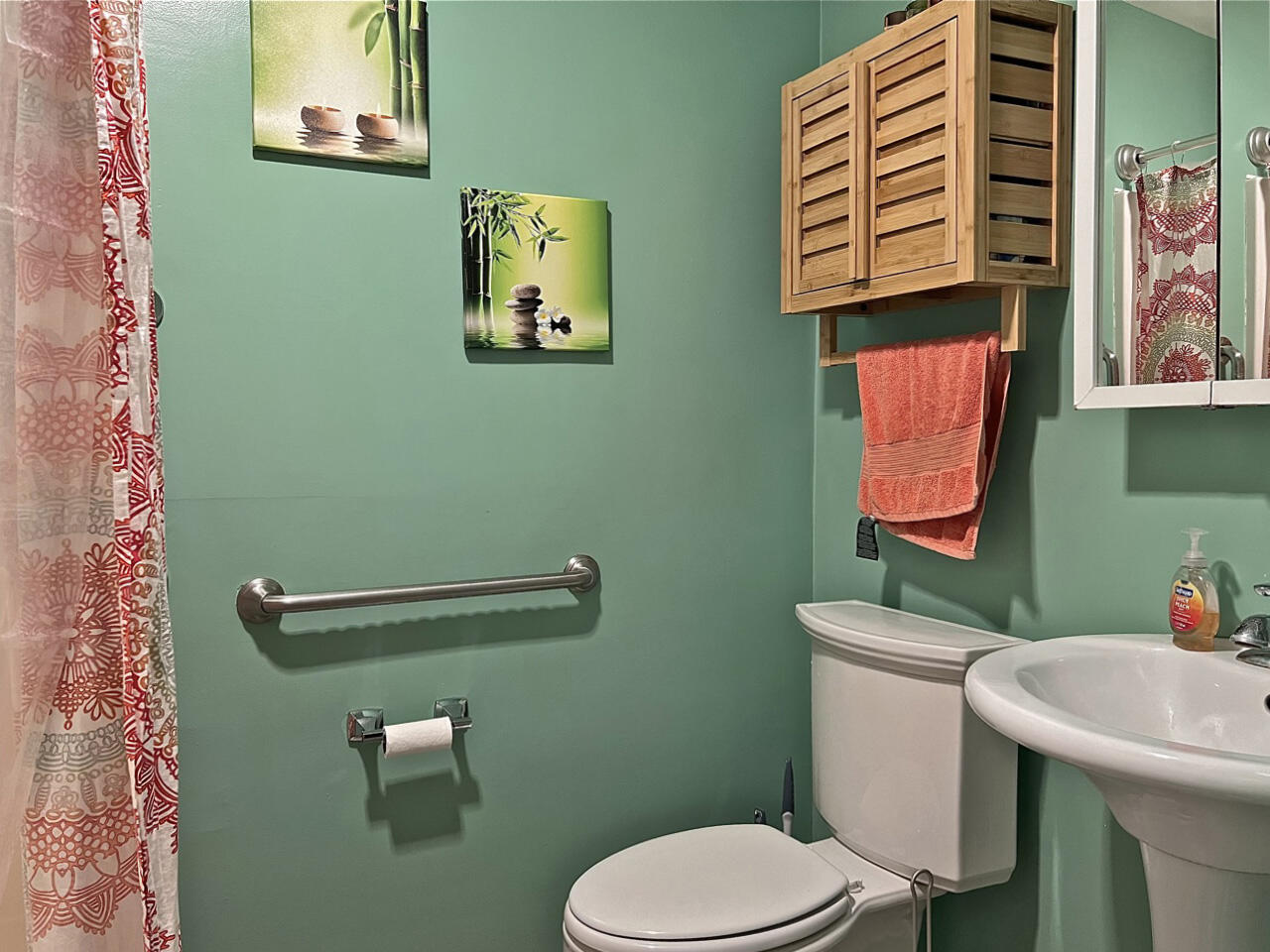 209 North 21st Street Springfield, MI 49037 - Photo 16 of 23 209 N 21st Street 18 Bathroom