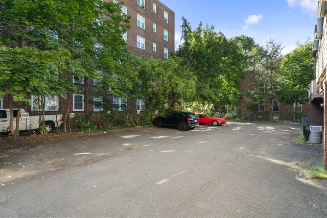 $3,000 | 58 Edgewood Avenue, New Haven, CT 06511