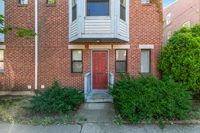$3,000 | 58 Edgewood Avenue, New Haven, CT 06511