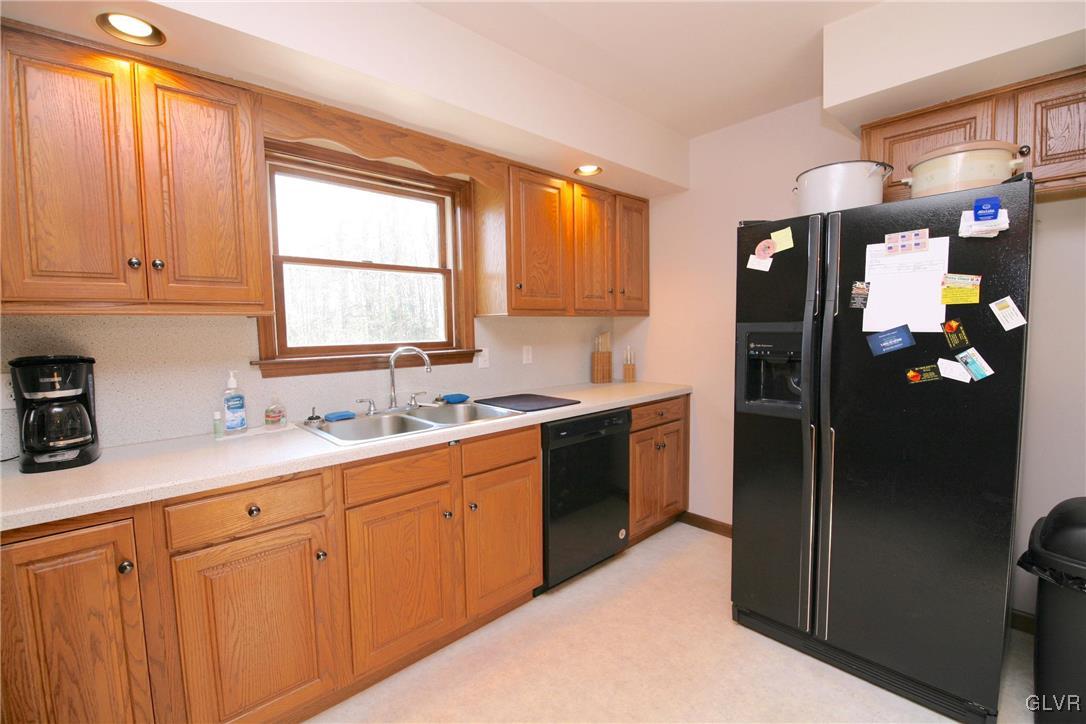 916 Dinkey Road Lehighton, PA 18235 - Photo 11 of 37 Gallery Image 11