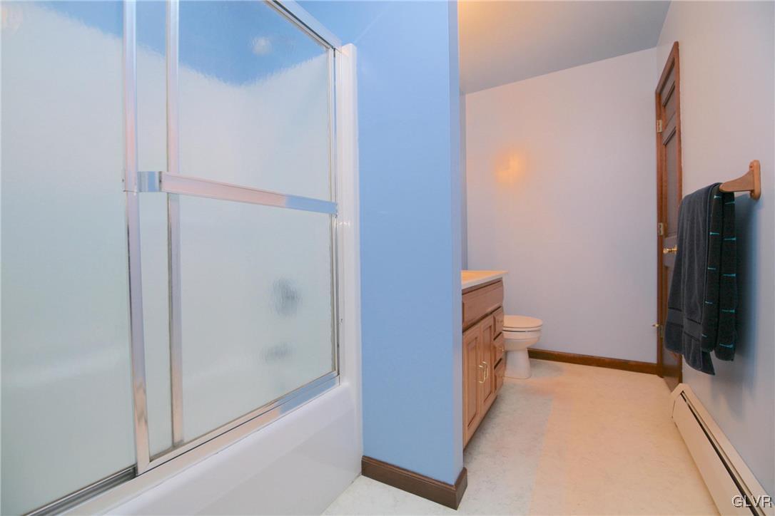 916 Dinkey Road Lehighton, PA 18235 - Photo 19 of 37 Bathroom on first level