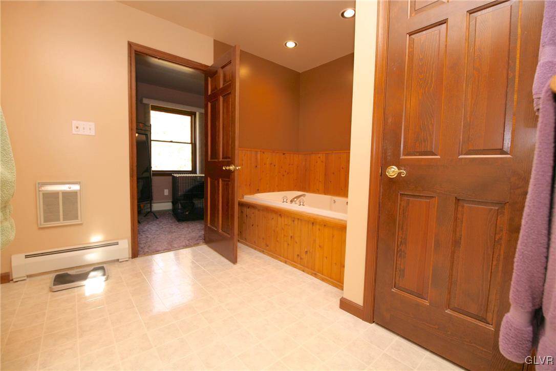 916 Dinkey Road Lehighton, PA 18235 - Photo 25 of 37 Gallery Image 25