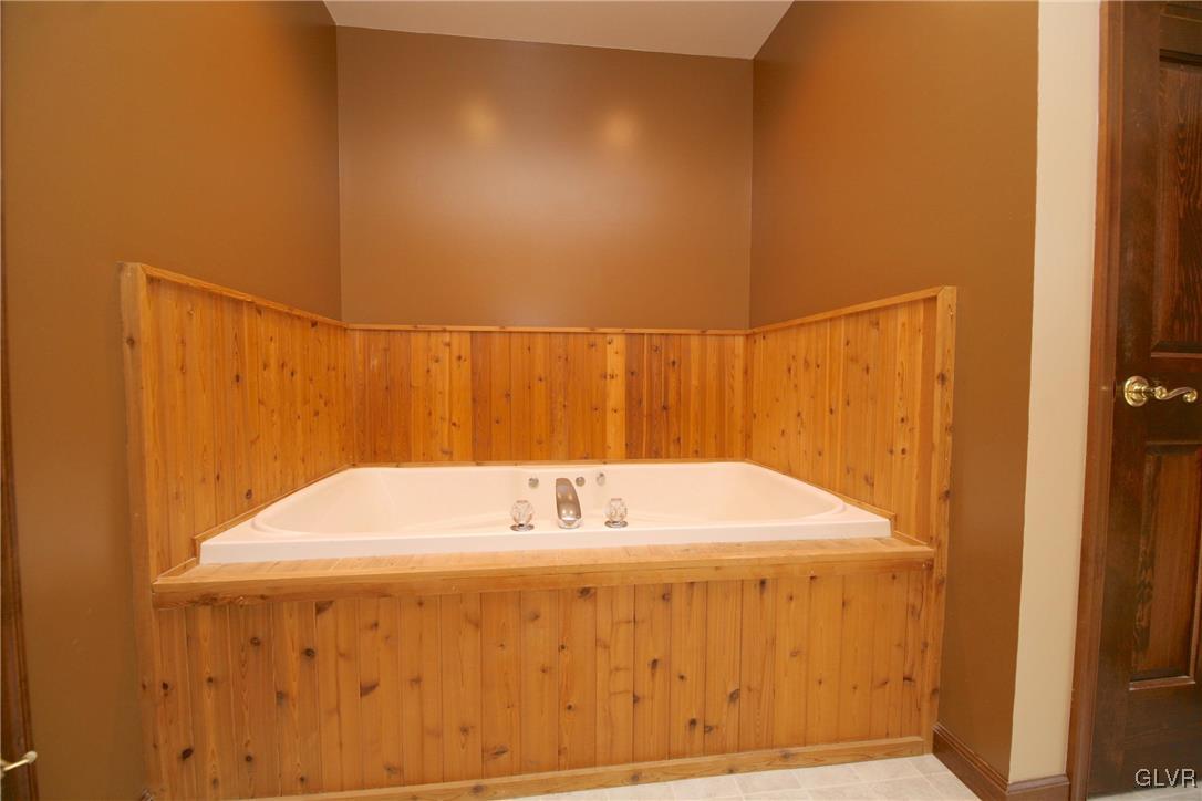 916 Dinkey Road Lehighton, PA 18235 - Photo 27 of 37 Gallery Image 27