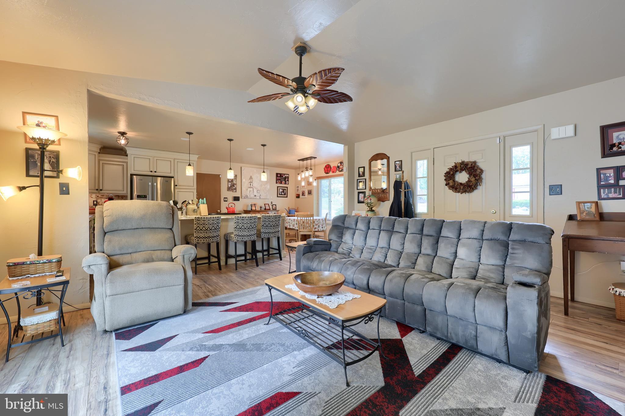 330 Norhurst Road York, PA 17402 - Photo 4 of 33 Gallery Image 4