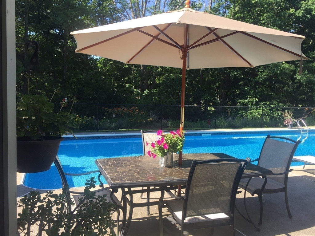 28 Johnson Road Sutton, MA 01590 - Photo 21 of 25