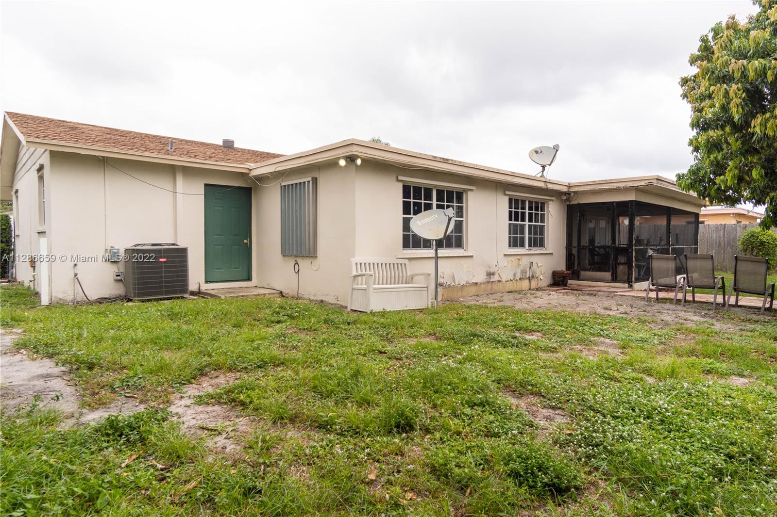 391 West 36th Street Riviera Beach, FL 33404 - Photo 3 of 29 Gallery Image 3