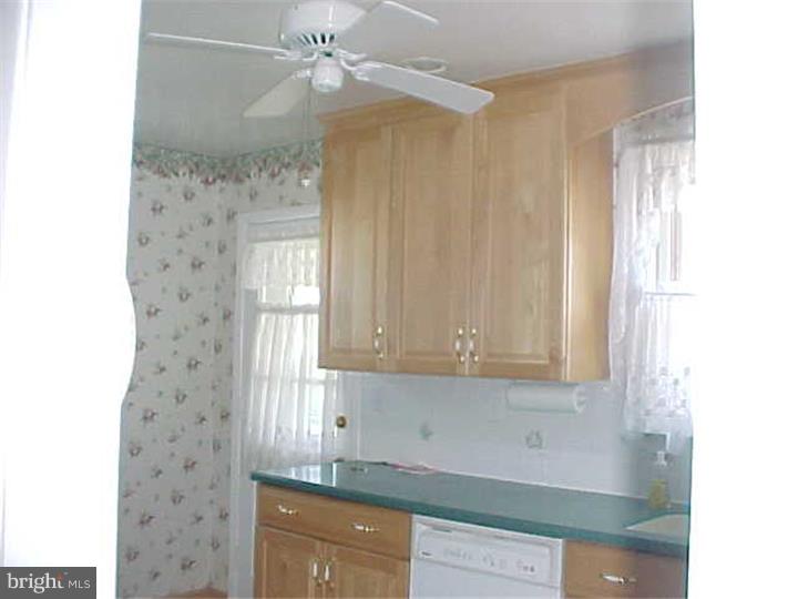 122 Beechwood Road Brookhaven, PA 19015 - Photo 7 of 16 Gallery Image 7