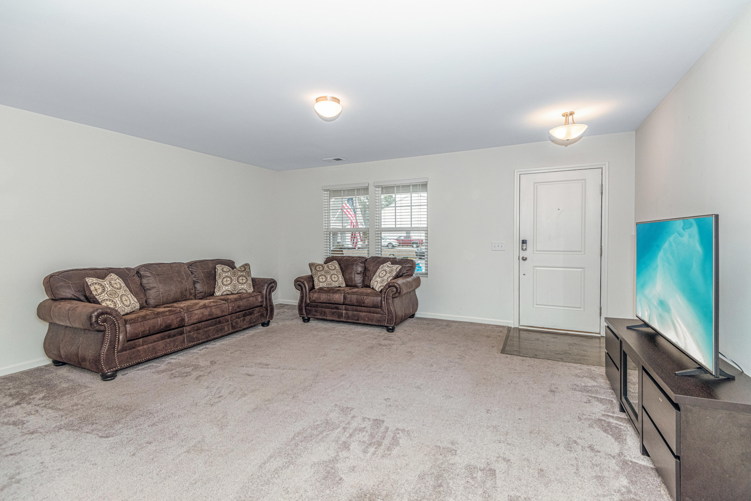 154 Rockingham Way Moncks Corner, SC 29461 - Photo 4 of 29 154RockinghamWay09