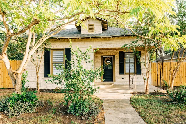 $1,700 | 168 Halliday Avenue, San Antonio, TX 78210
