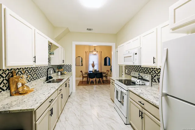 $1,700 | 168 Halliday Avenue, San Antonio, TX 78210