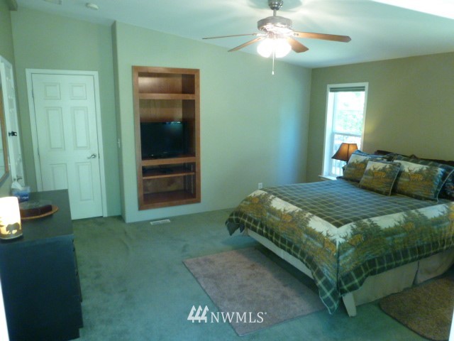 18631 Southeast 162nd Street Renton, WA 98058 - Photo 14 of 25 Gallery Image 14