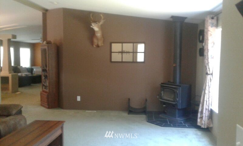18631 Southeast 162nd Street Renton, WA 98058 - Photo 5 of 25 Gallery Image 5