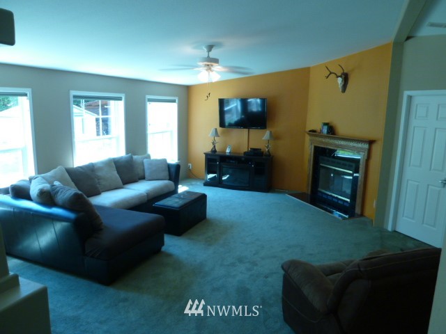 18631 Southeast 162nd Street Renton, WA 98058 - Photo 10 of 25 Gallery Image 10