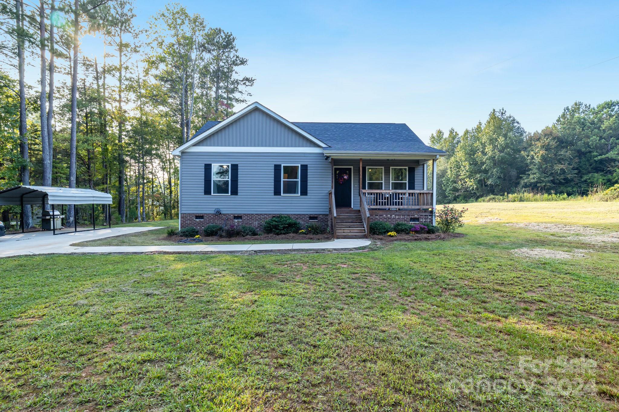 1491 Lincoln Road York, SC 29745 - Photo 3 of 29 Gallery Image 3