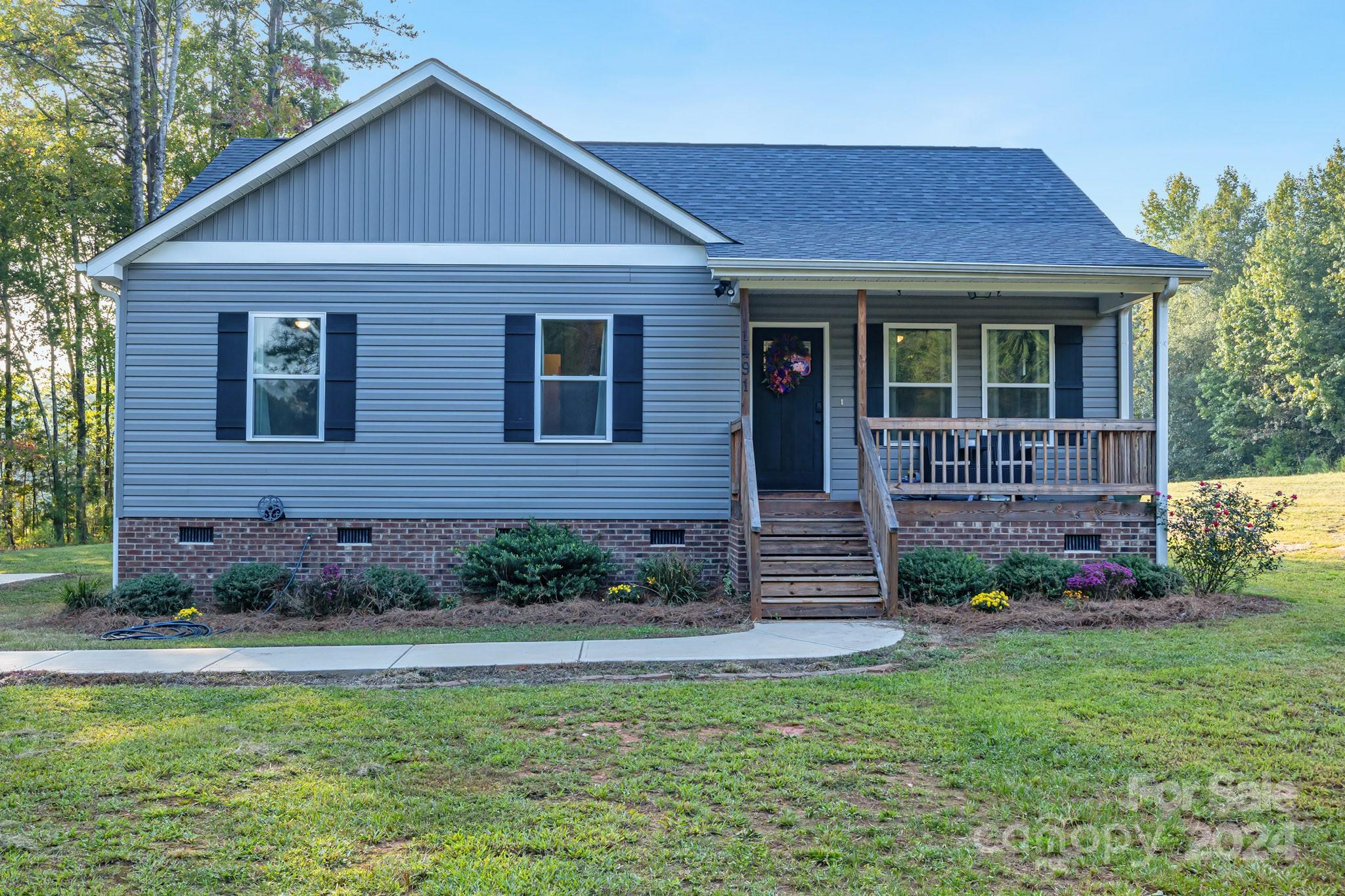 1491 Lincoln Road York, SC 29745 - Photo 4 of 29 Gallery Image 4