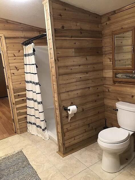 4197 Van Hill Road Greeneville, TN 37745 - Photo 25 of 33 Master shower