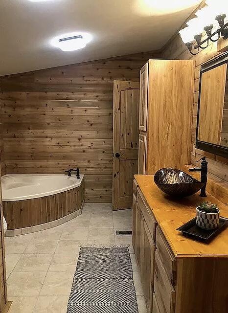 4197 Van Hill Road Greeneville, TN 37745 - Photo 26 of 33 Master tub