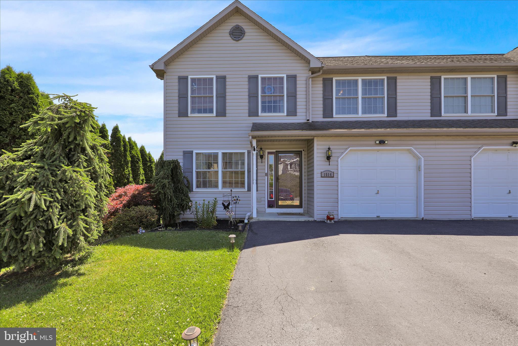 1514 Ridge Avenue Reading, PA 19607 - Photo 2 of 29 360_4281