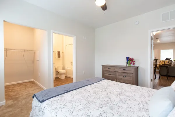 $1,395 | 3554 Austin Davis Avenue, Unit 306, Tallahassee, FL 32308