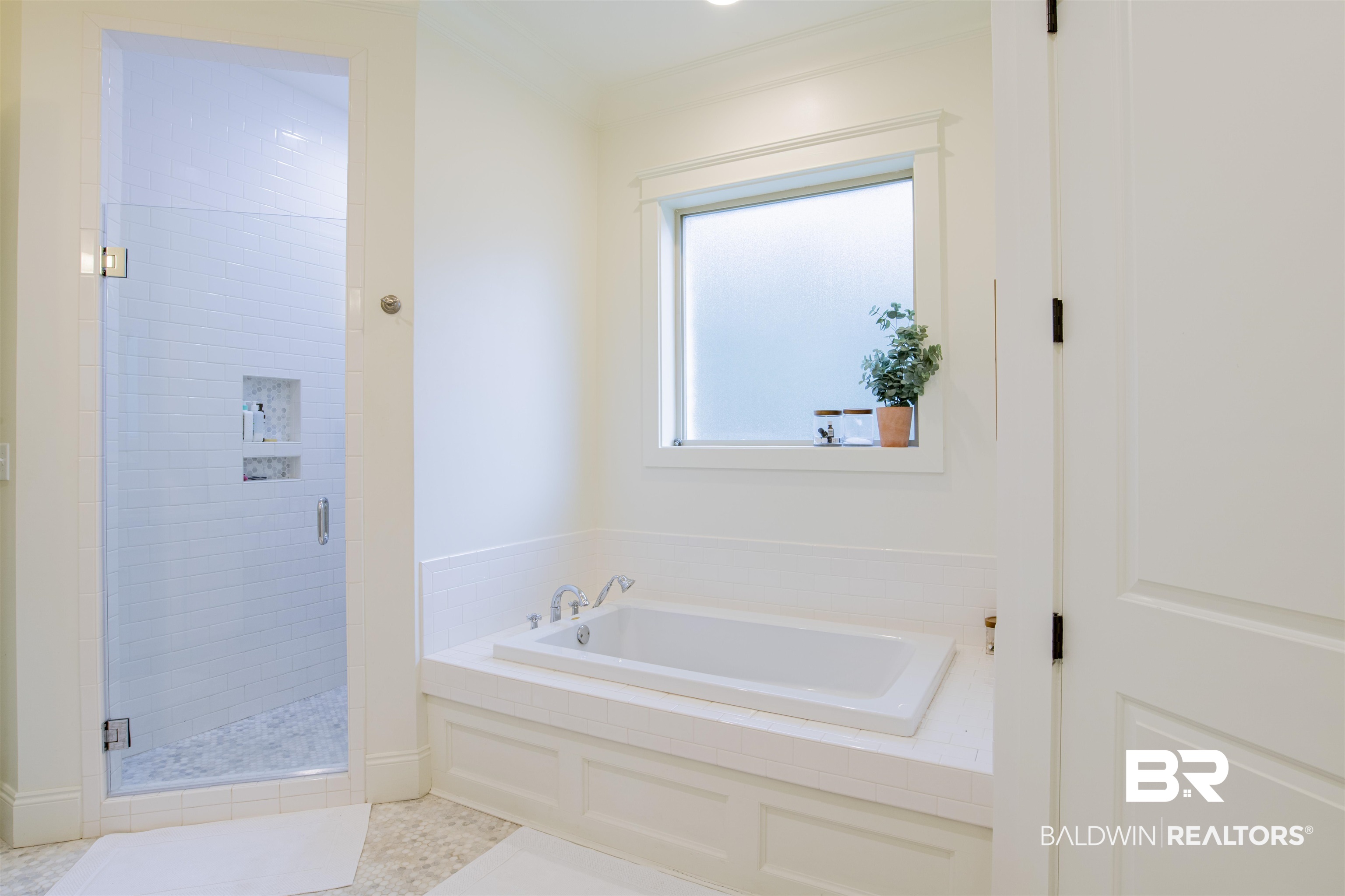7099 Carson Lane Daphne, AL 36527 - Photo 14 of 32 master bathroom