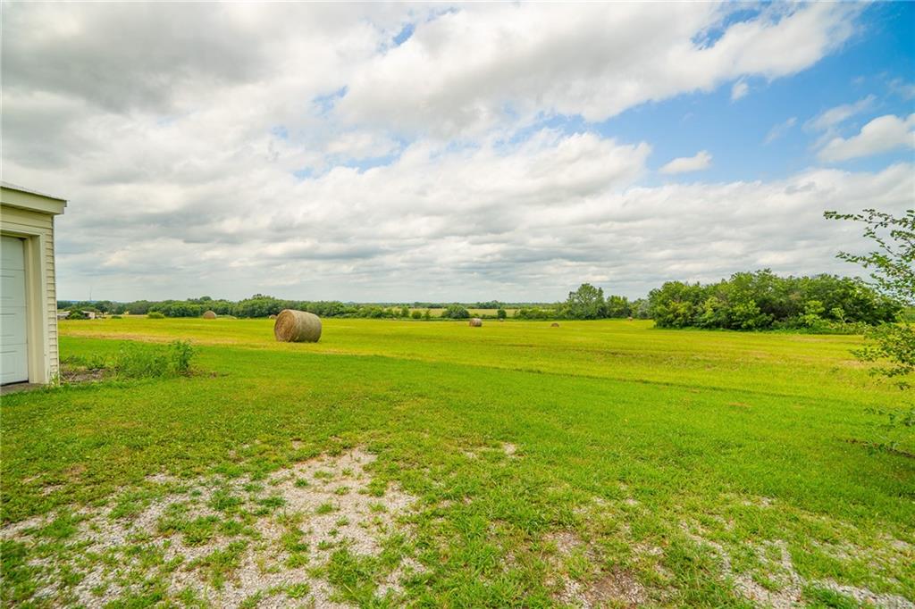 9012 Northwest State Rte 52 Amoret, MO 64722 - Photo 35 of 38