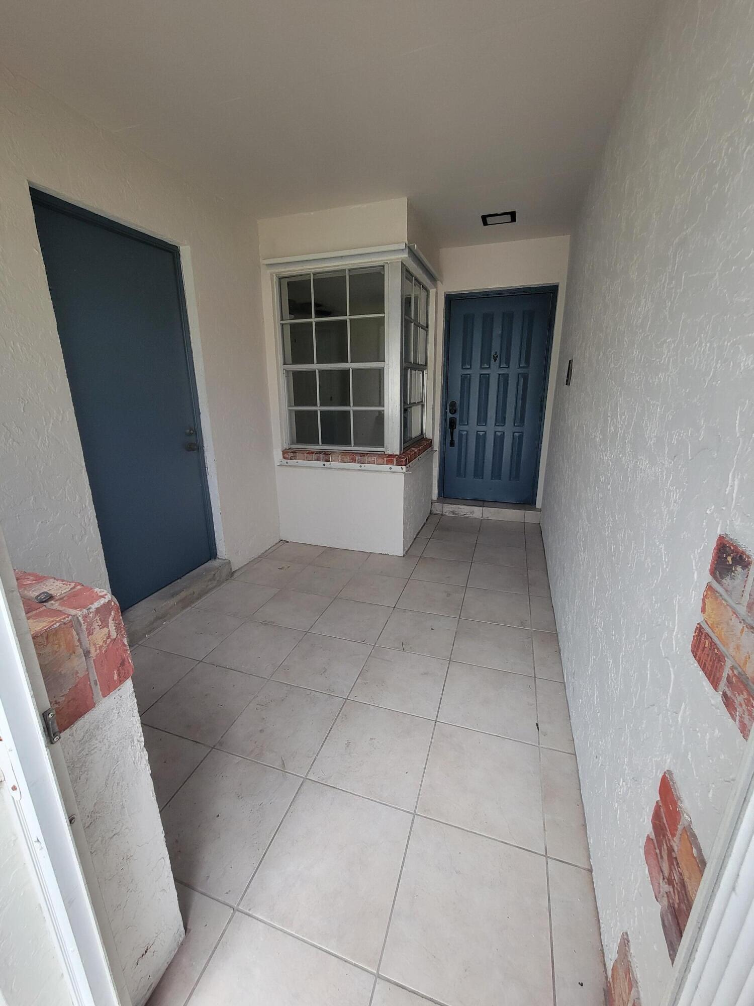 104 Arrowhead Circle Jupiter, FL 33458 - Photo 3 of 21 20251002_164326