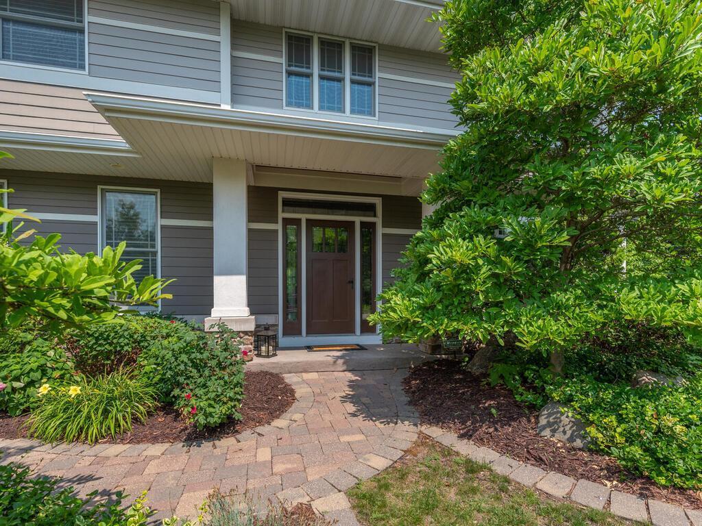 9836 Trails End Road Chanhassen, MN 55317 - Photo 3 of 59 Gallery Image 3