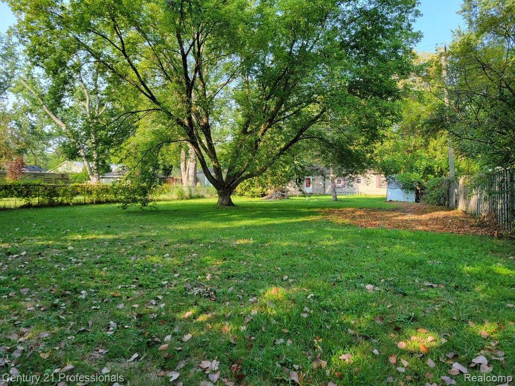 3225 Crooks Road Rochester Hills, MI 48309 - Photo 3 of 24 Gallery Image 3