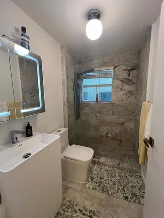 $2,200 | 810 7th Street, Unit 103, Miami Beach, FL 33139