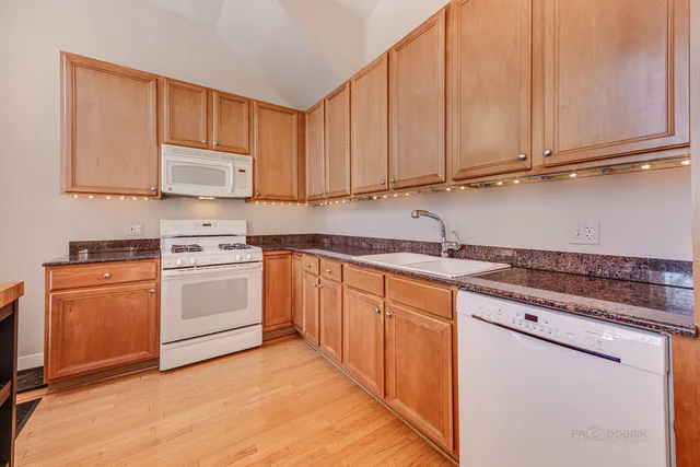 $3,600 | 210 Leonard Wood South, Unit 101, Highland Park, IL 60035