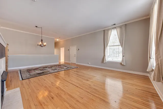 $3,600 | 210 Leonard Wood South, Unit 101, Highland Park, IL 60035