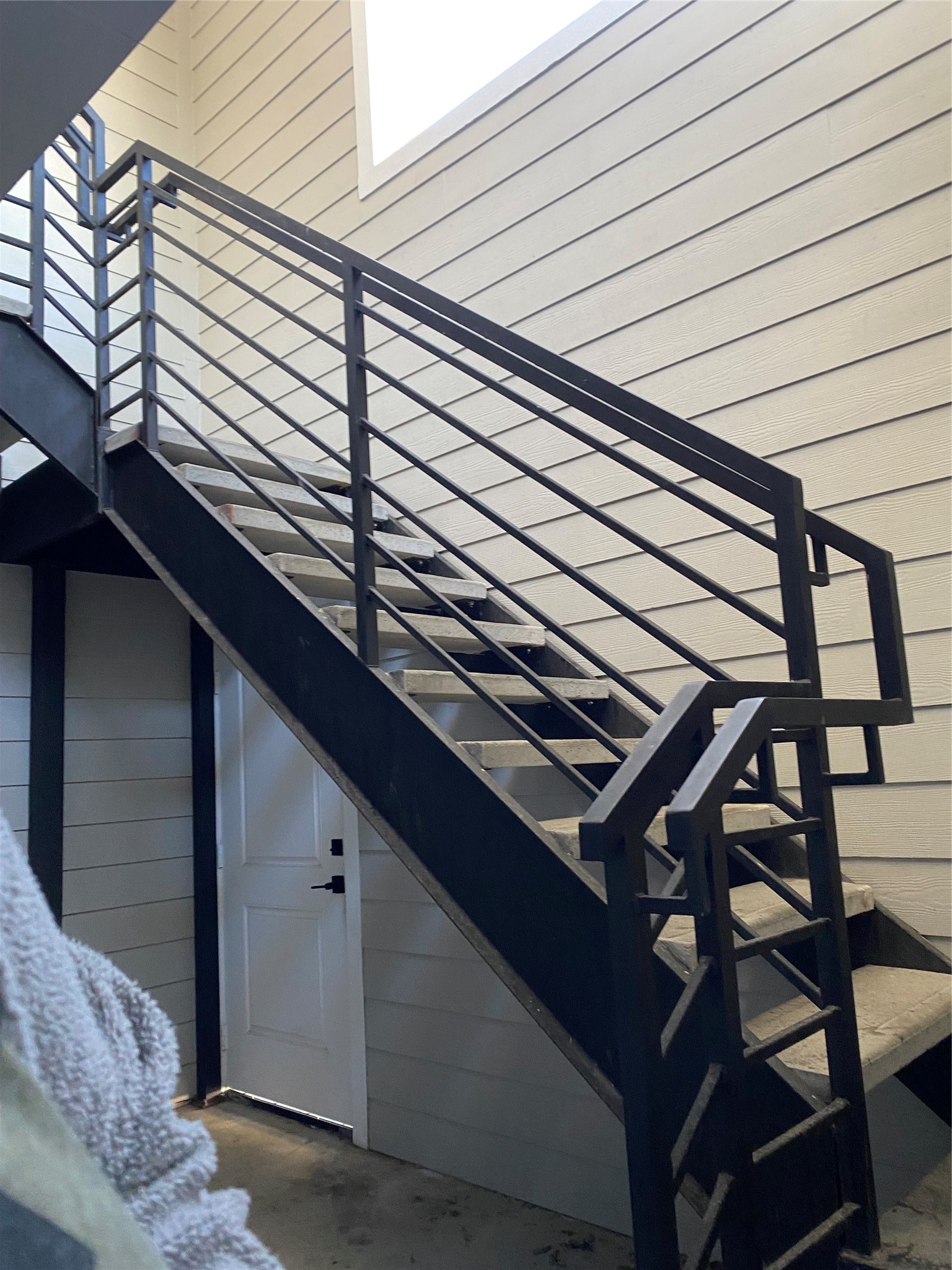 3604 Dennis Street Houston, TX 77004 - Photo 19 of 20 a close view of patio