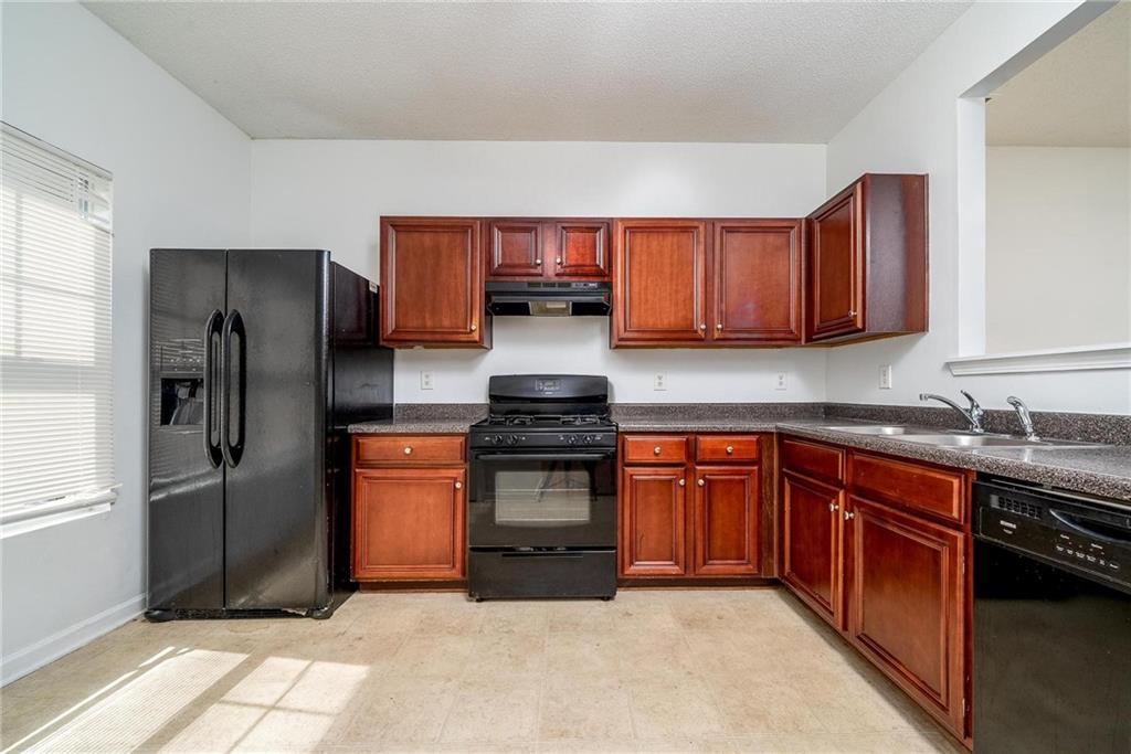 1758 Broad River Road Atlanta, GA 30349 - Photo 5 of 21