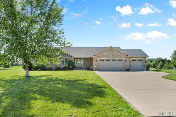 $495,000 | 13442 Wildlife Trail, Highland, IL 62249