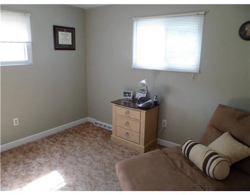 723 Spruce Street Rochester, PA 15074 - Photo 8 of 18 Bedroom. First unit
