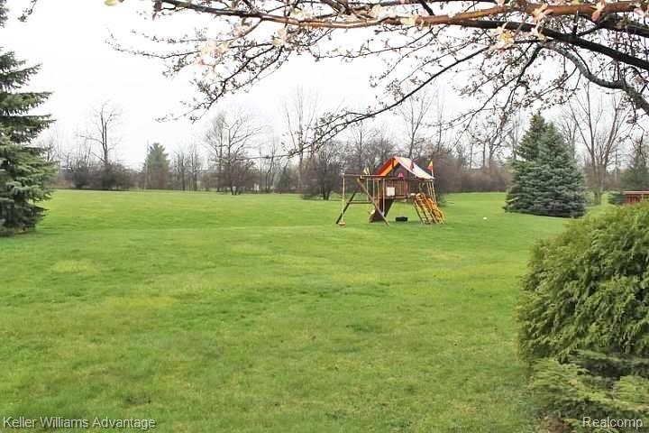 2386 Pleasant View Drive Rochester Hills, MI 48306 - Photo 25 of 25
