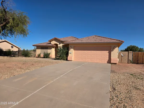 $323,700 | 15041 South Brook Hollow Road, Arizona City, AZ 85123