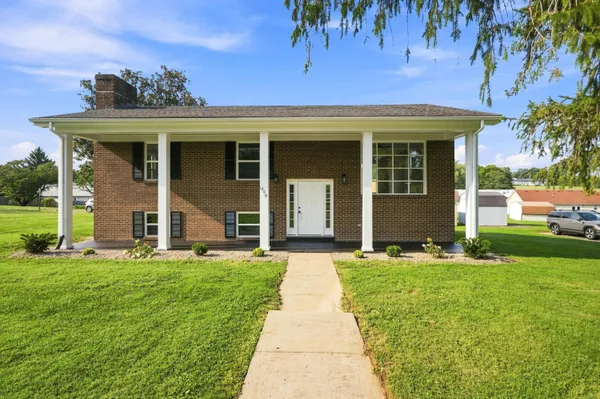 $320,000 | 1000 Regency Road, Danville, KY 40422