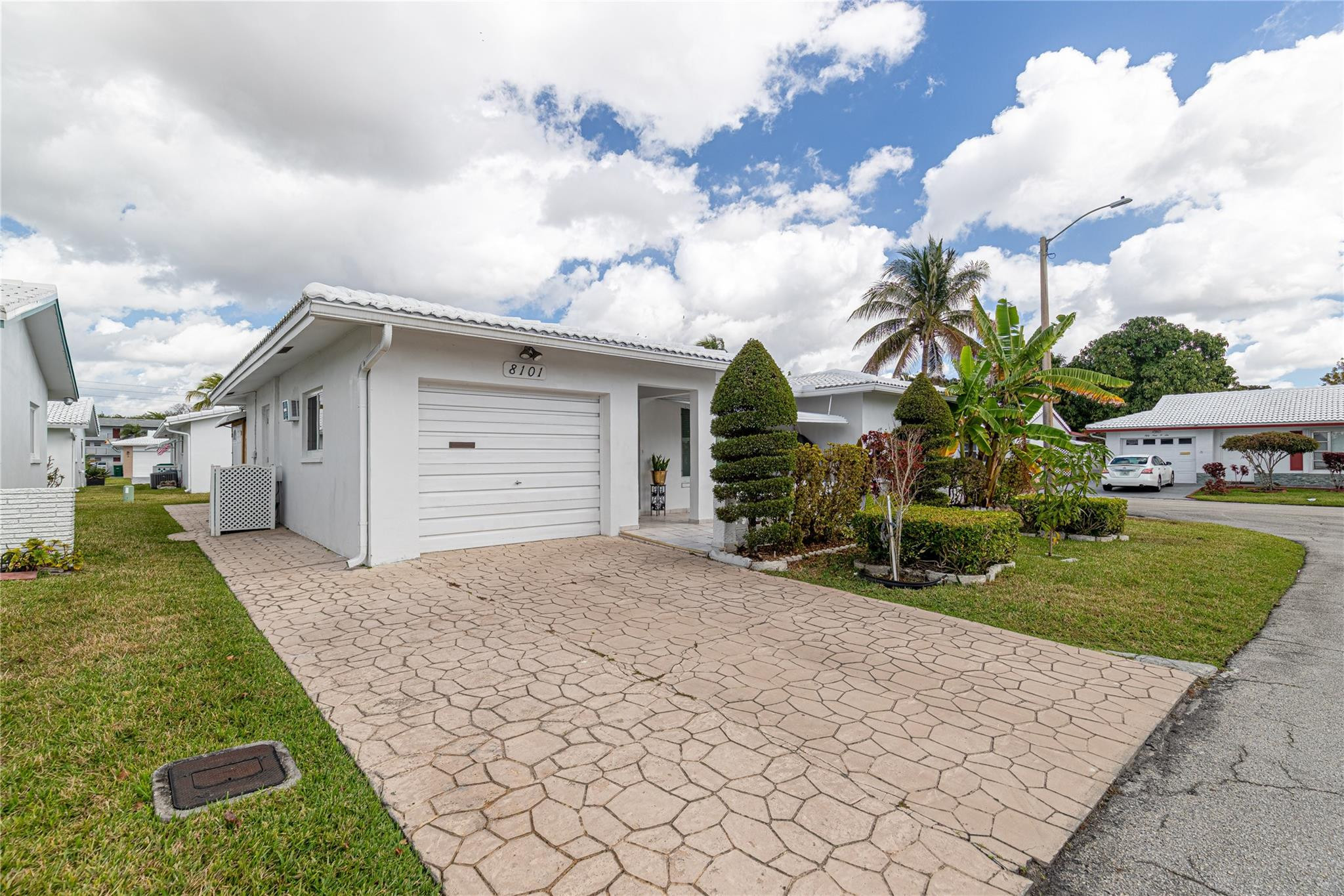 8101 Northwest 59th Court Tamarac, FL 33321 - Photo 2 of 44 Photo 2