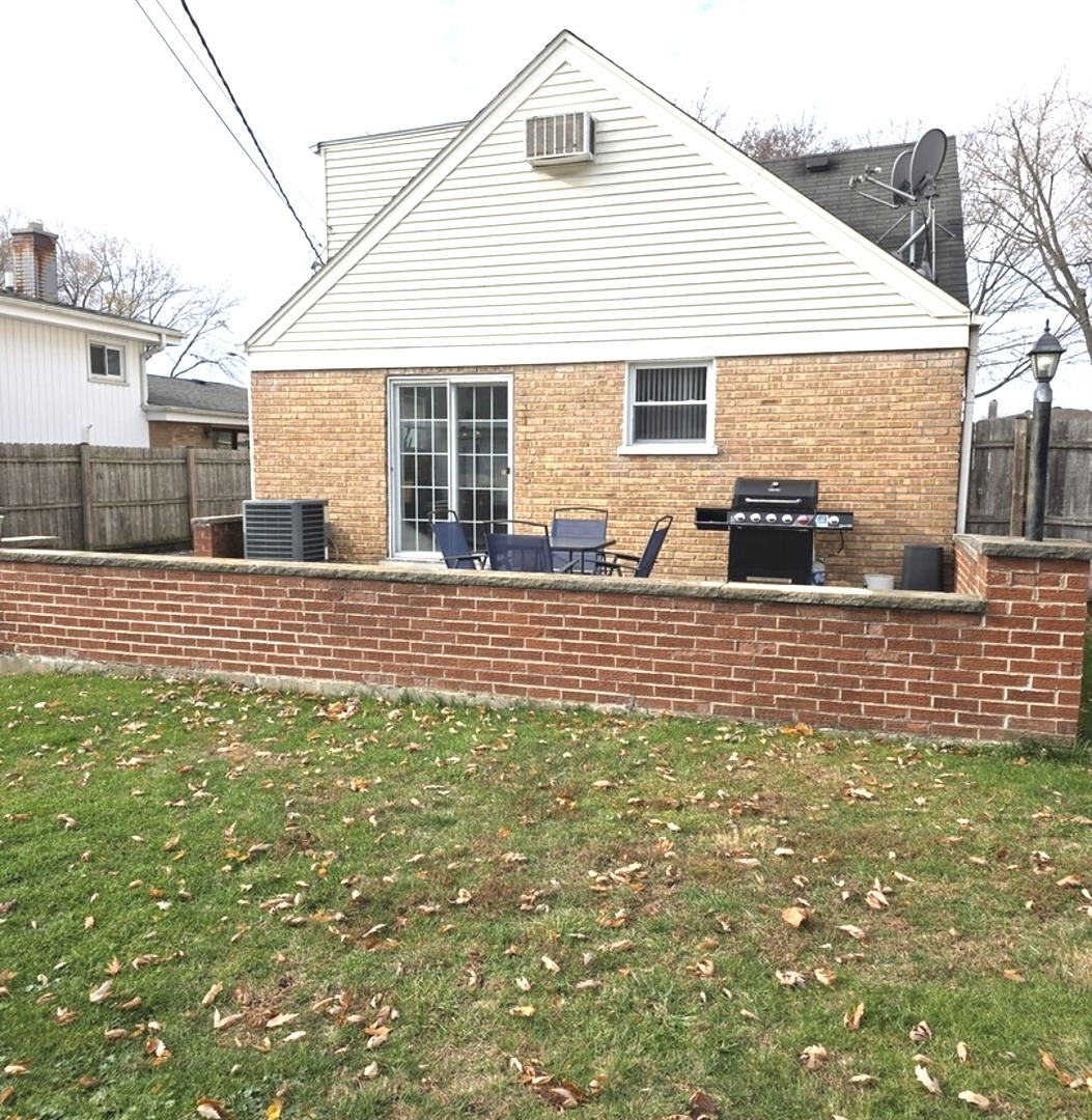 249 Wheeling Avenue Wheeling, IL 60090 - Photo 17 of 20